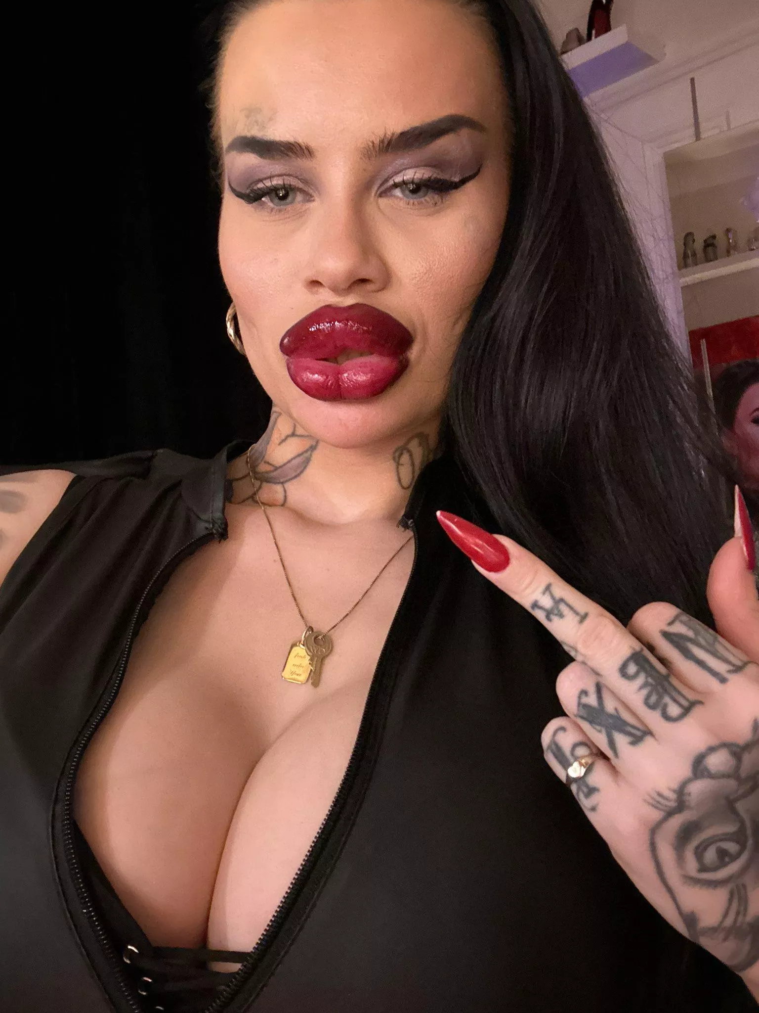 Know your worth, loser posted by MFetischBarbie