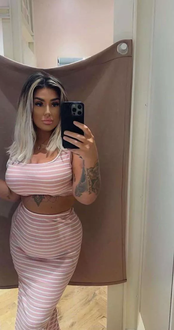 Knulla mig i provhytten?🫣 posted by EllahSvensson