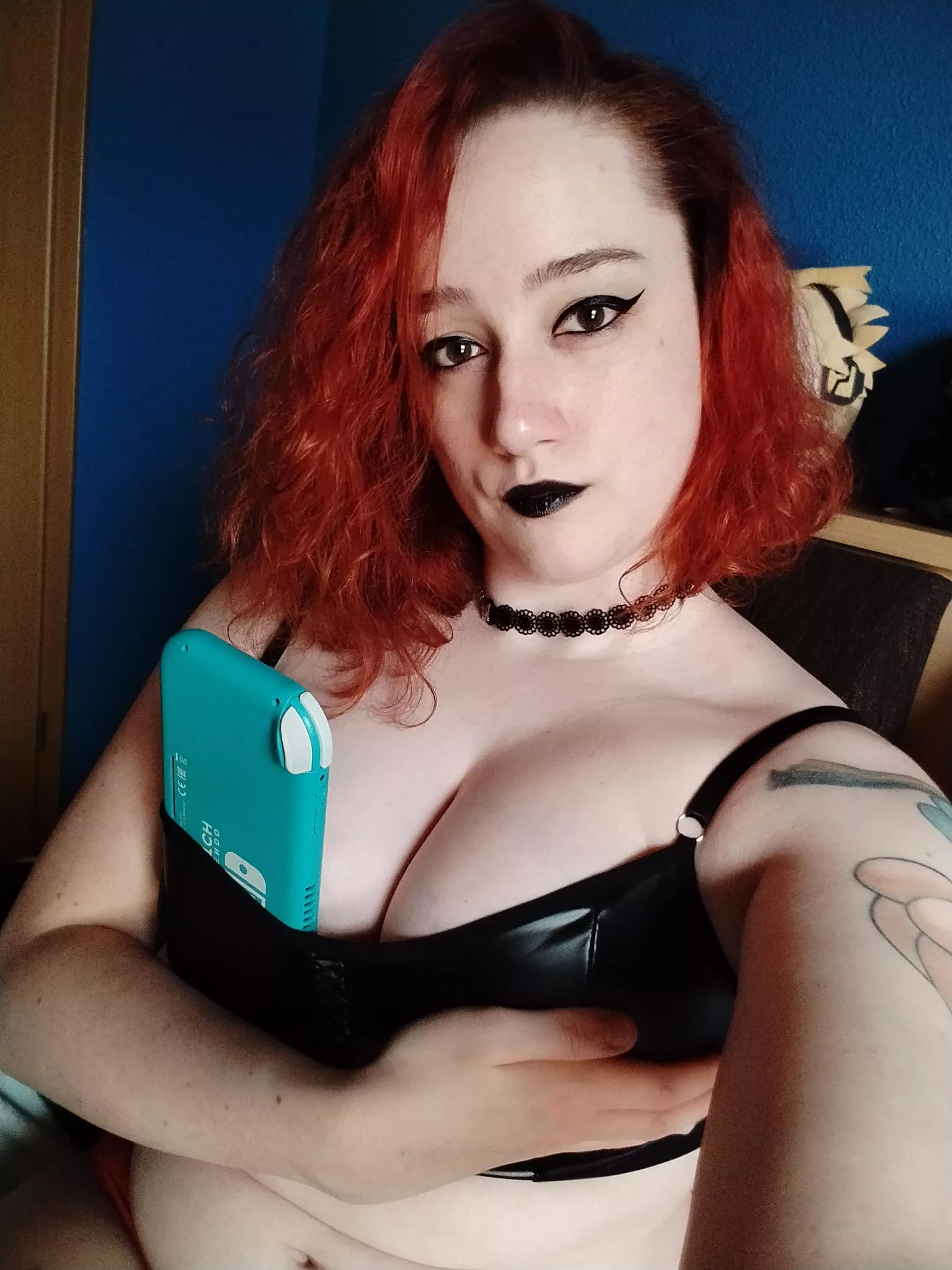 Let's play on my Nintendo posted by Bella-Bi