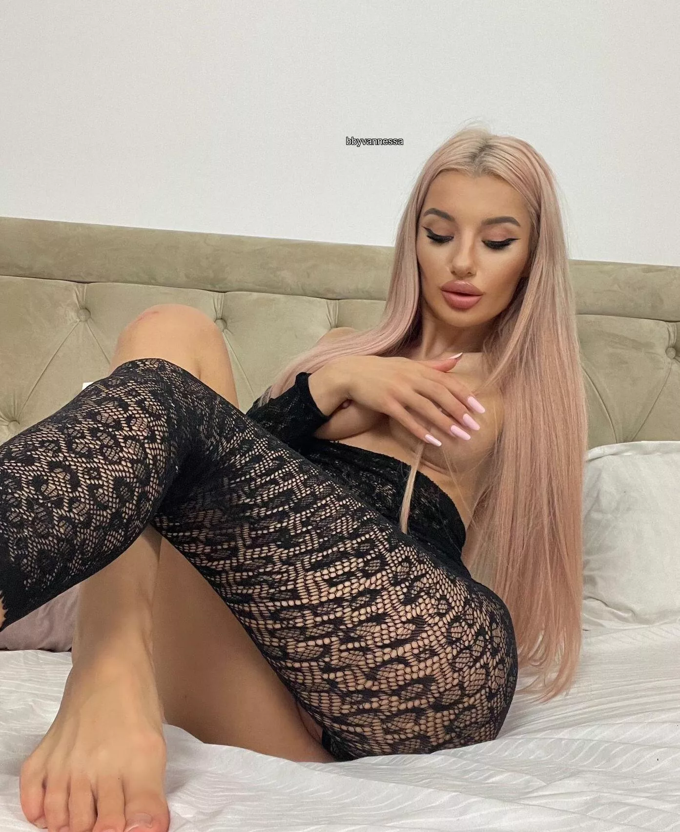 Looks like these nylons cannot hide my adorable behind posted by Bbyvannessa