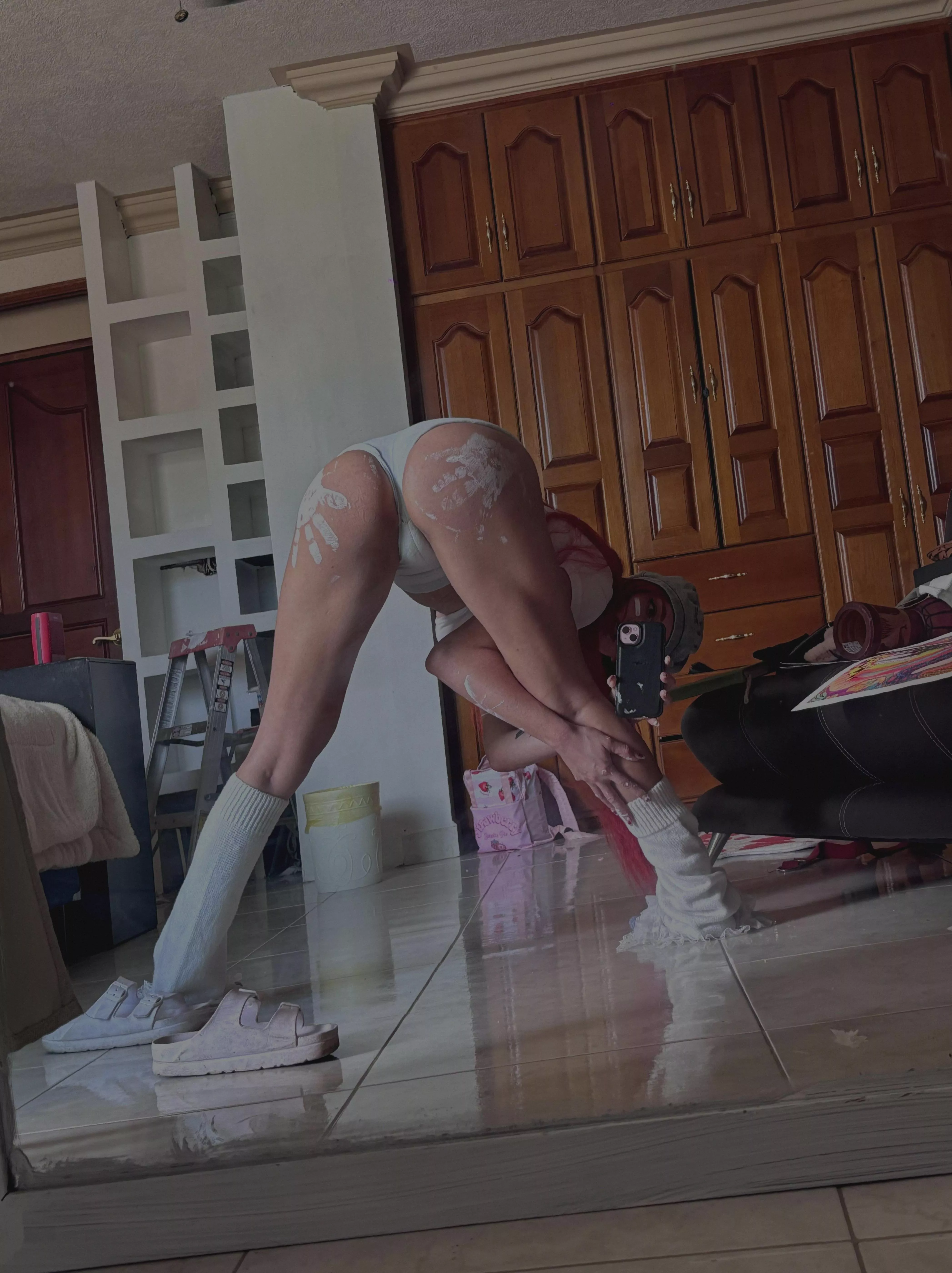 Meine jahrelangen Poledance Stunden spielen mir definitiv in die Karten  posted by Barbie_love22