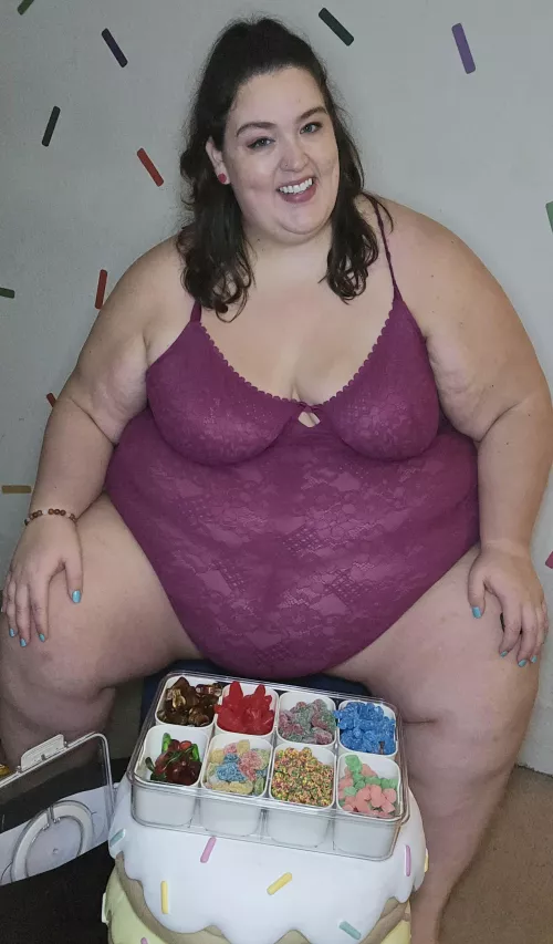 Midnight snack 😋  by curvaliciouscupcake