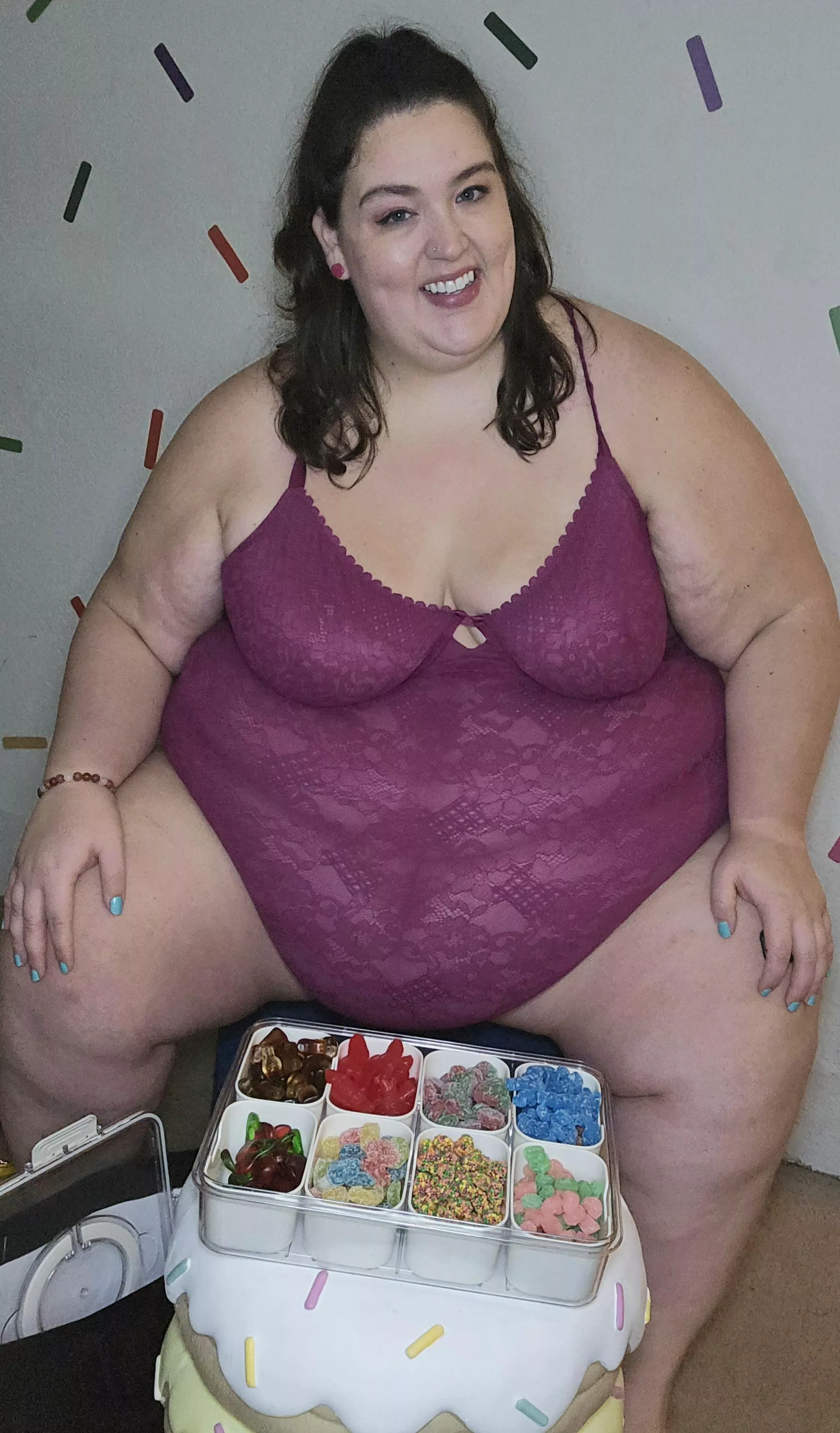 Midnight snack 😋  posted by curvaliciouscupcake