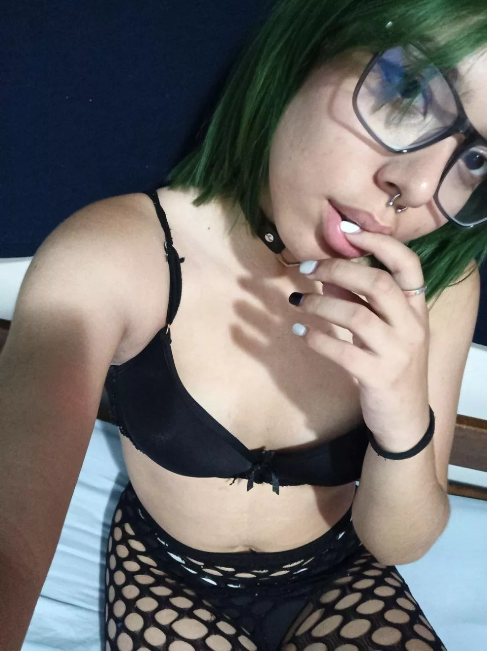 never go wrong with black and white posted by Beautysexxy_99