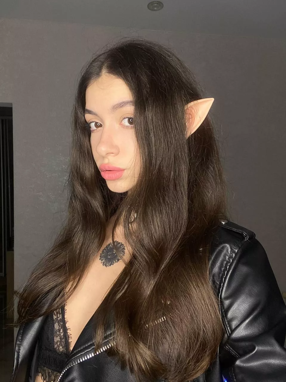 Obsessions with exhibitionists and elfs are becoming excessive posted by kiramonte