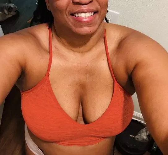 Ready for the gym 💪🏽  by TeakWoodNHoneyPot