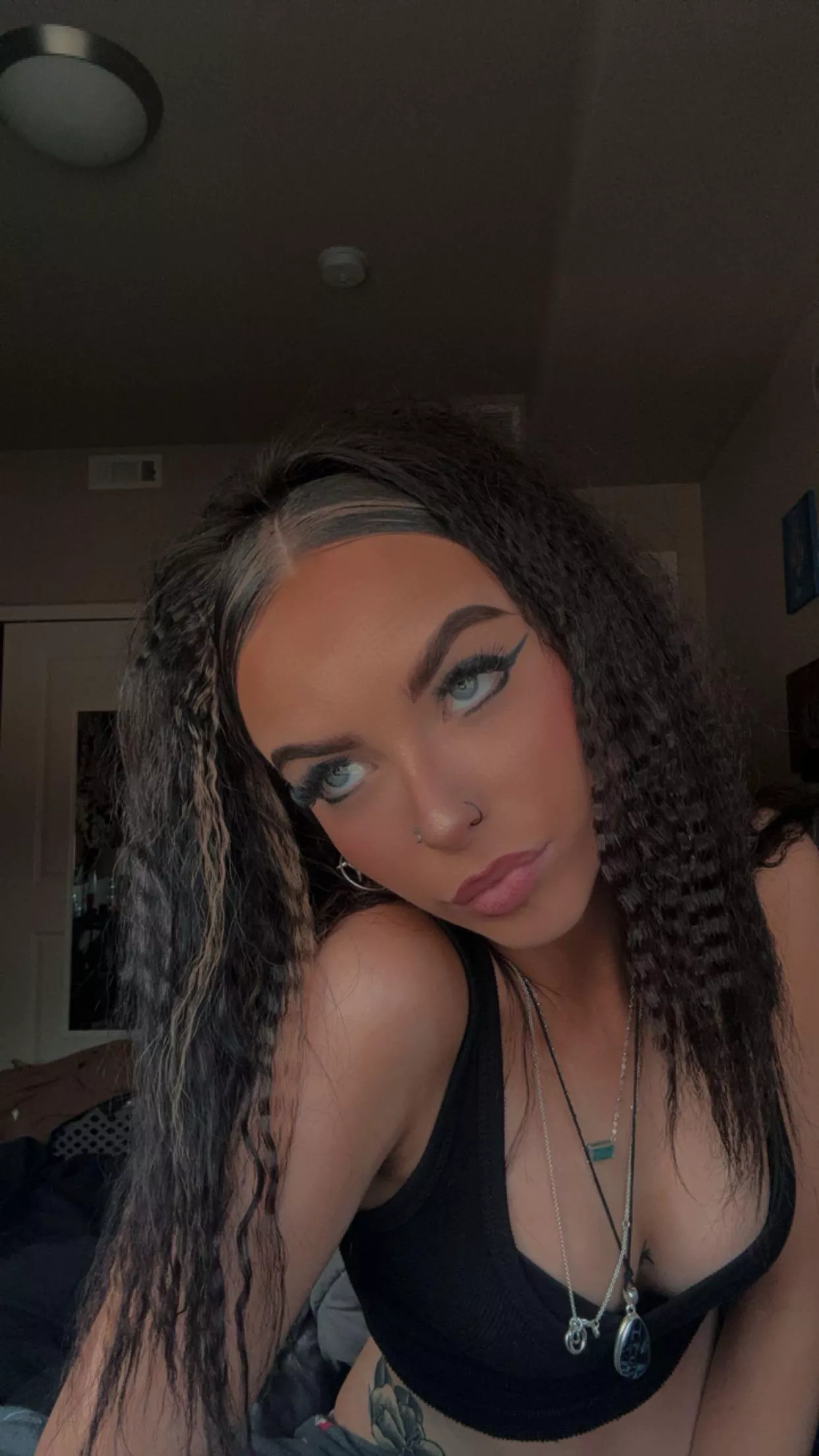 $6.66 to see my squirt 💦 posted by violetmarie999