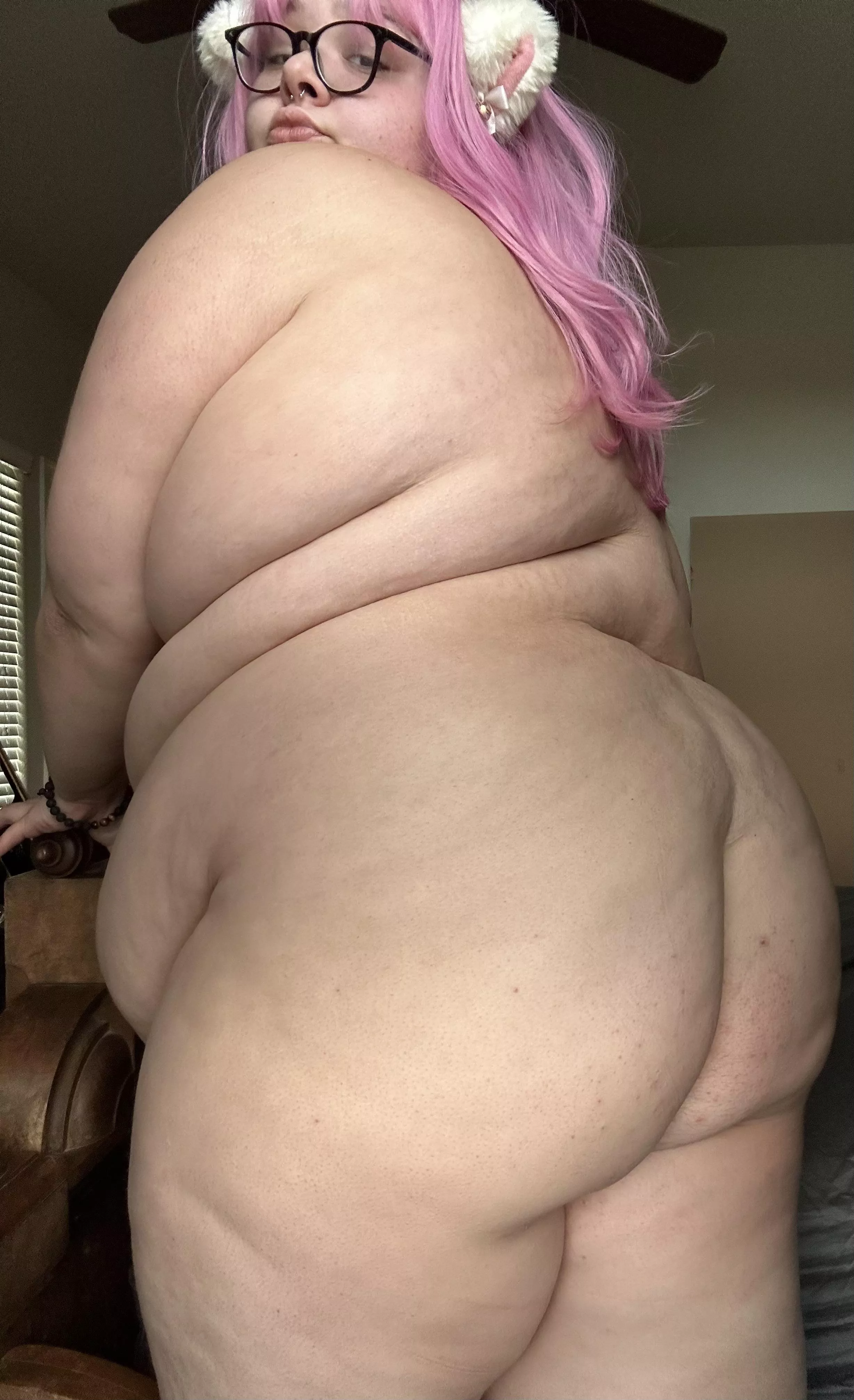 bend me over so you can come play with this kitty posted by softestfattie