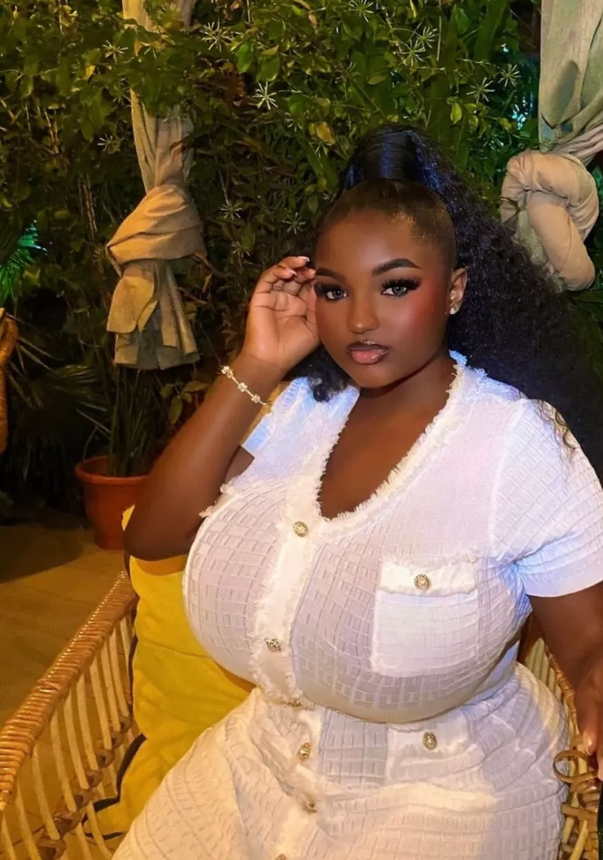 Big black tits posted by Desecr8or