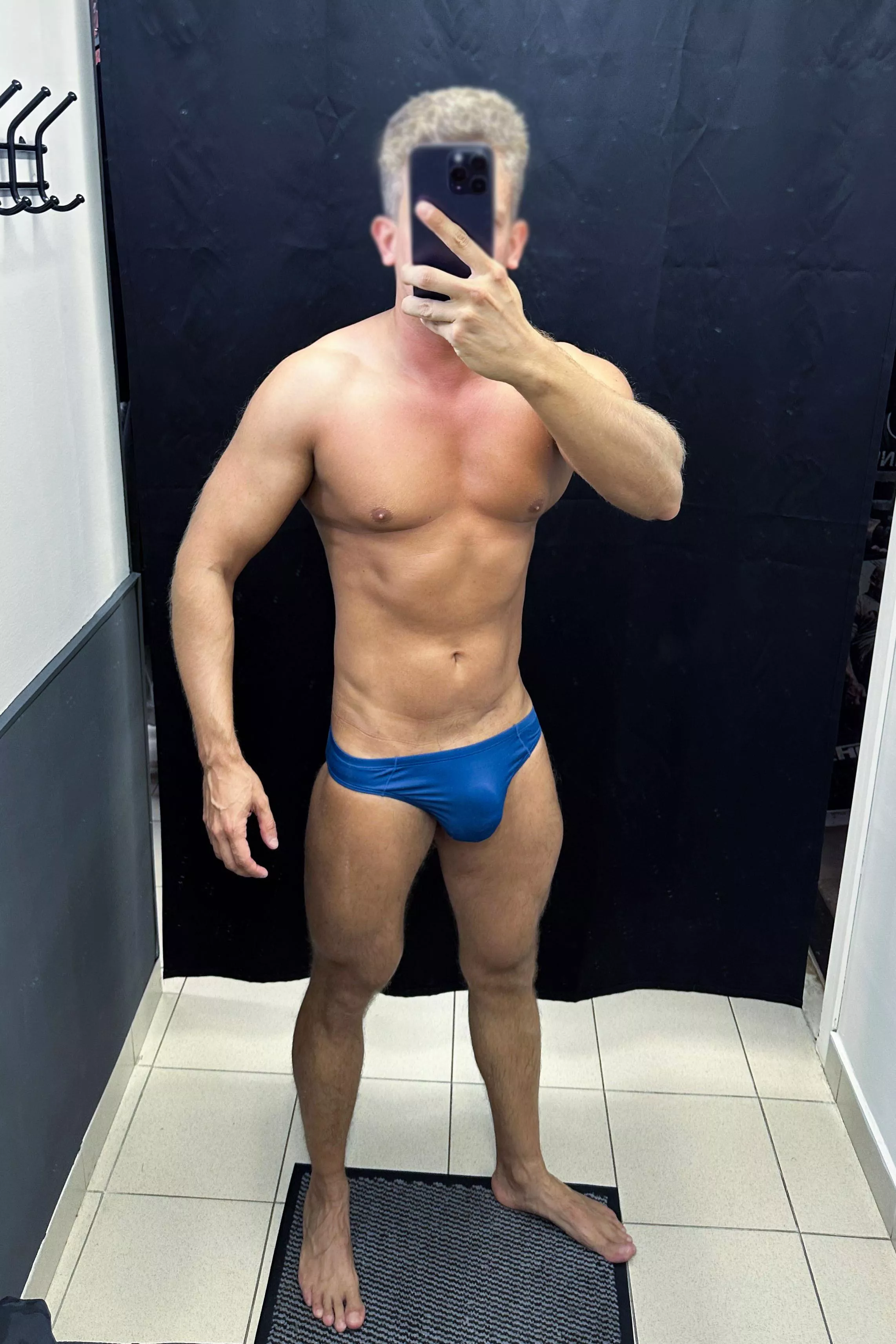 Blue and tight posted by alexandromortias