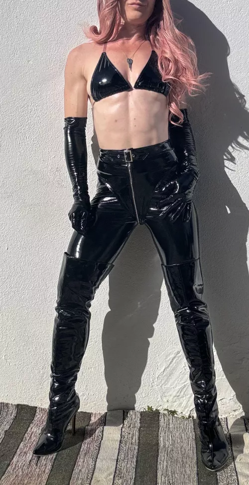 Crawl and lick my boots by powerfulzoyaxxx