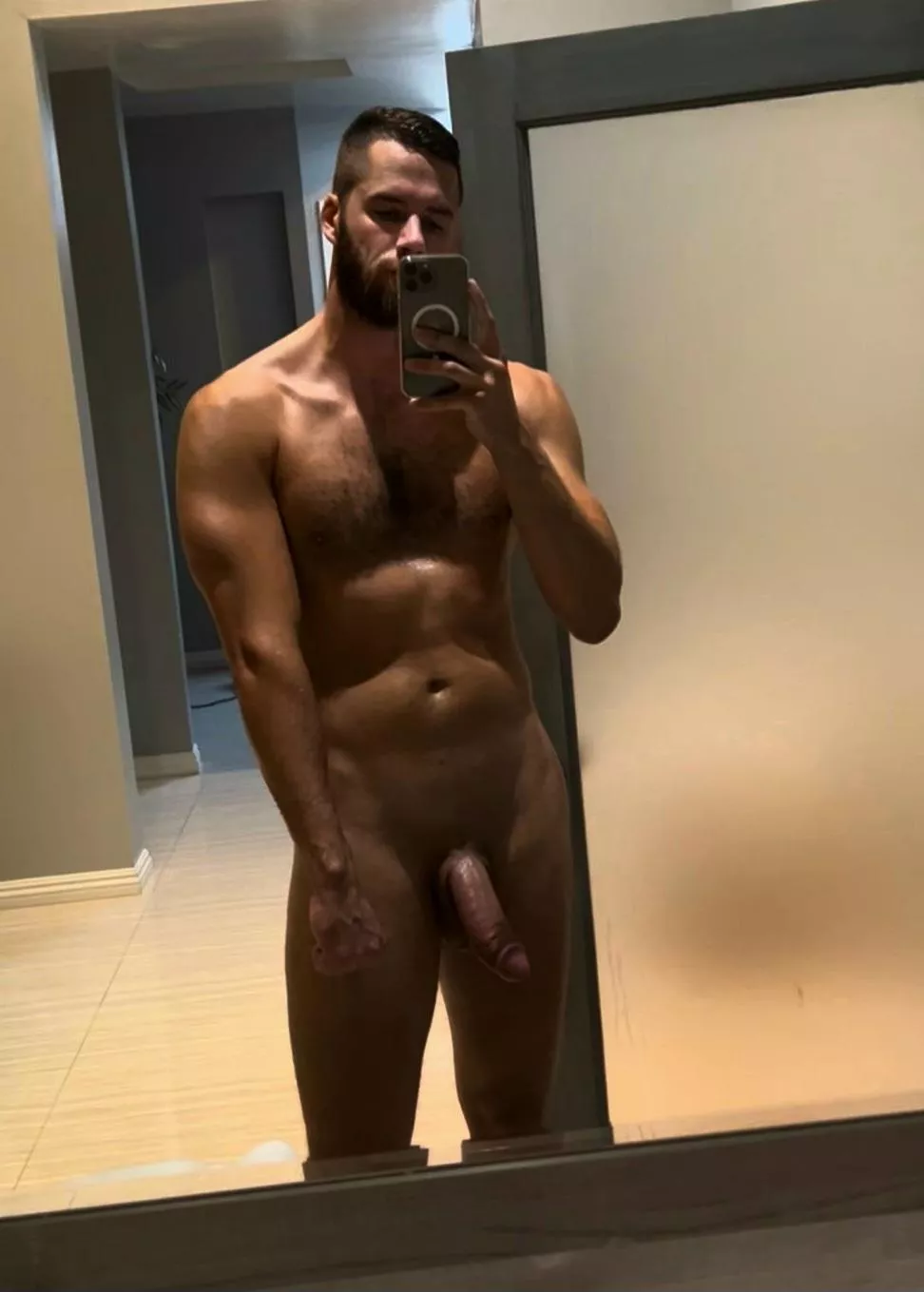 Do you like a 6'4 giant? posted by Bubbly-Wall-8022