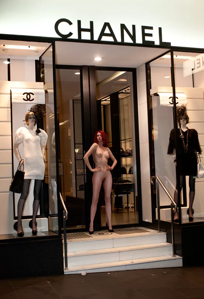 Donna Dollybeck | 2012 | ph. Peter Coulson posted by m4xwe11d