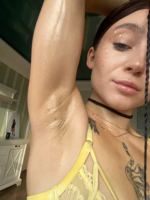 Fresh oiled 🥵 by HolySweets