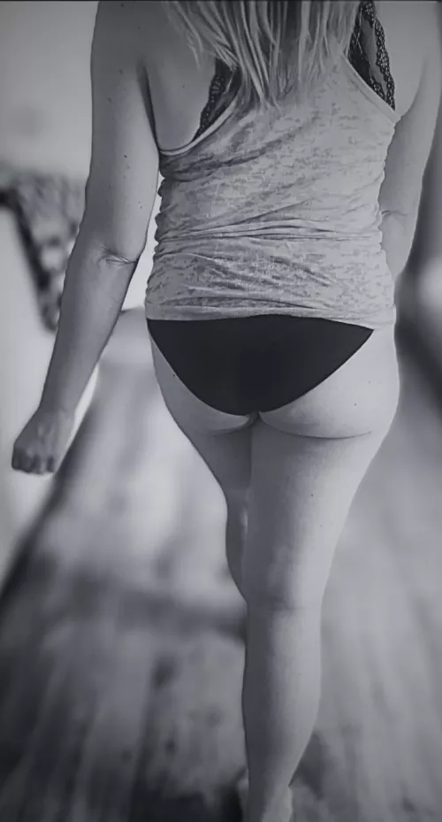 Granny’s with a little swagger by booty-blonde