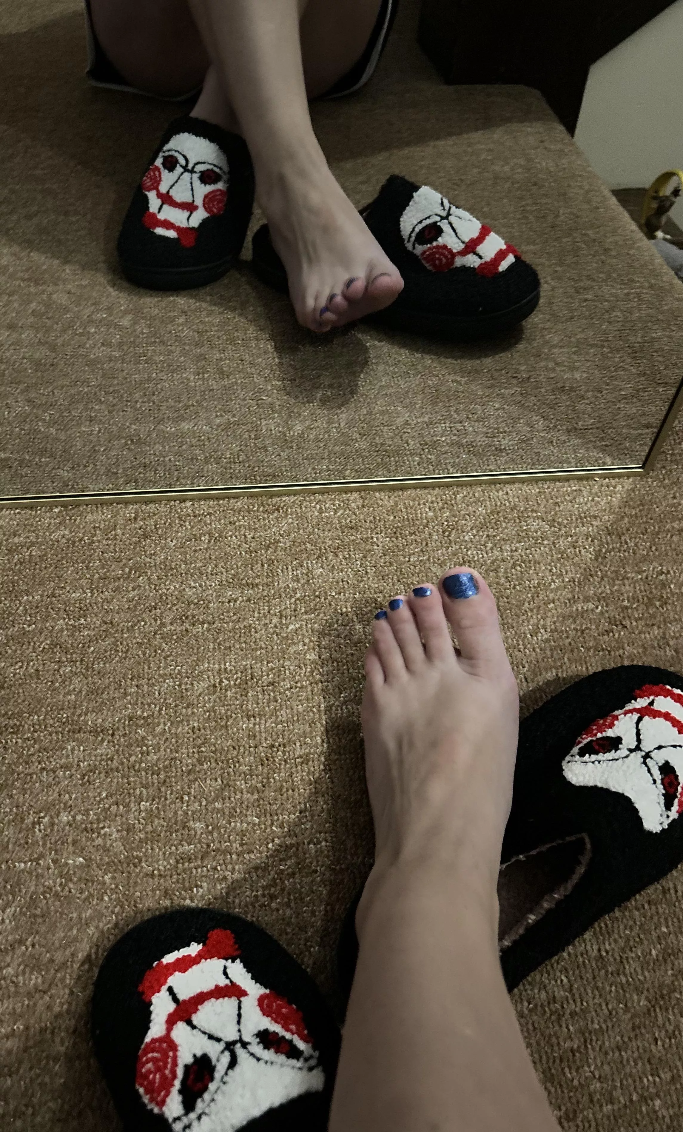 Halloween feet posted by sirenskiss3