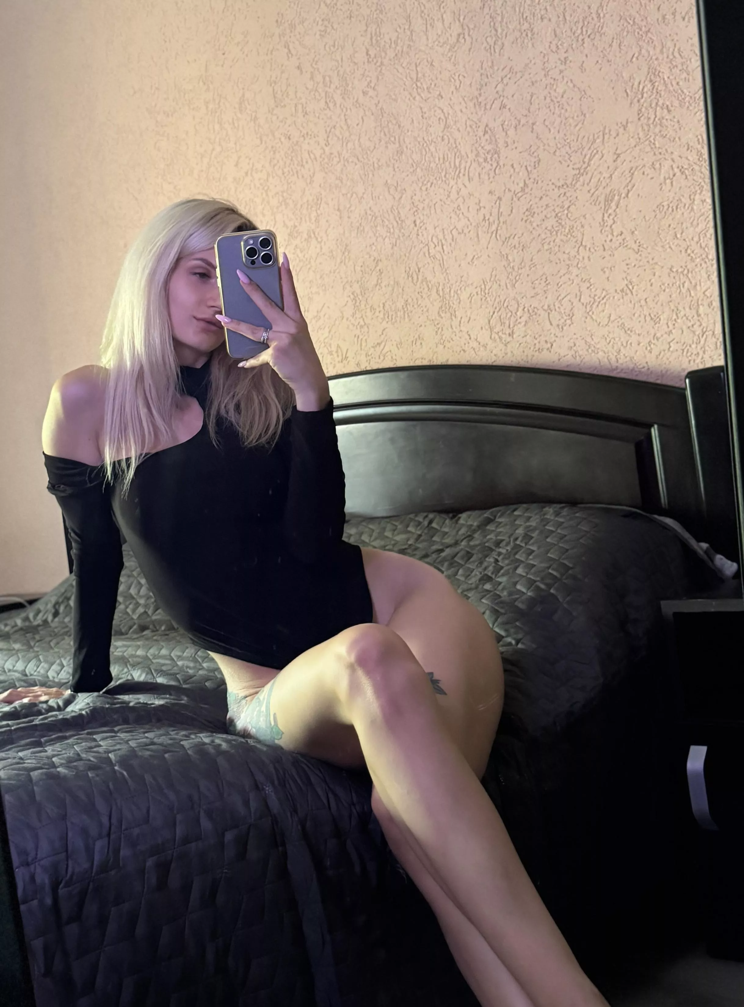 I can't resist teasing my horny followers with my body posted by Moon_Foxyy