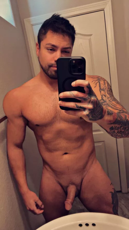 I just wanna be naked all day  by Wyldcardx