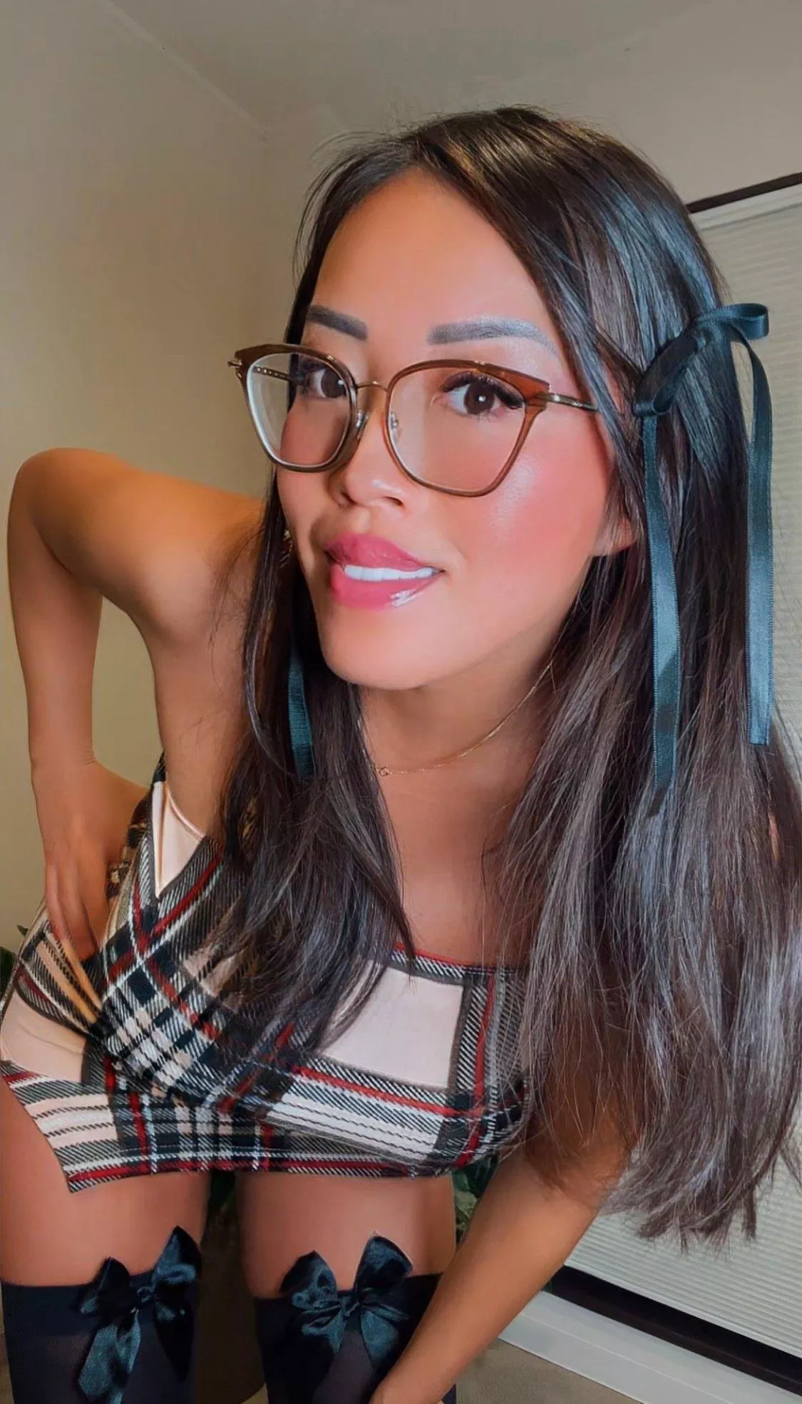 I’m only 5ft but have an ass built for spanking and eating posted by HoneyBeeHollyyy