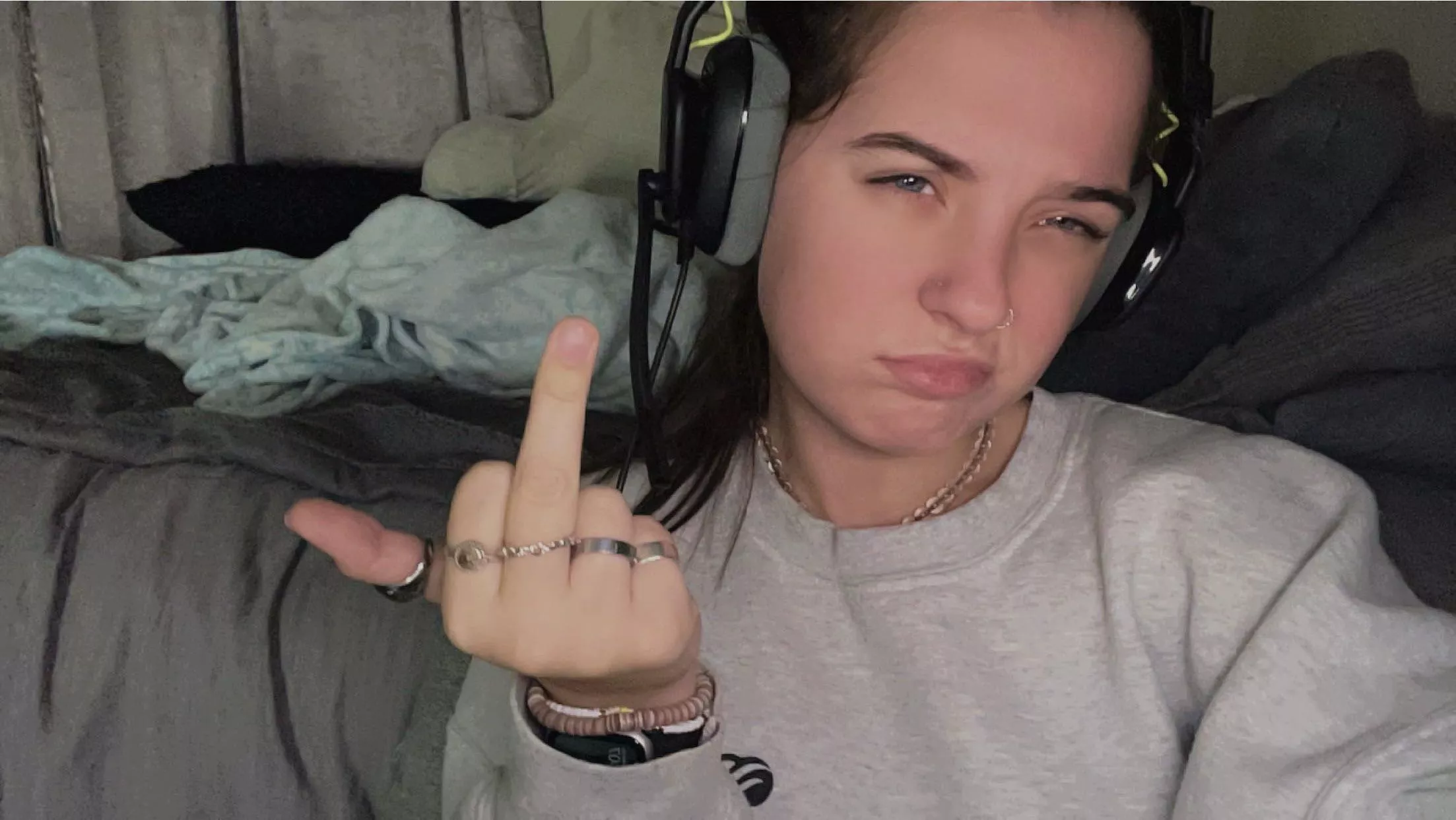 imagine getting bullied by me while we play overwatch and i steal every last penny you have 🥰 posted by PrincessTootsH