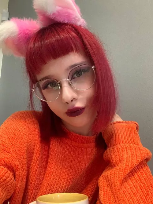 It's hard to hold back a shot at a face like that by TensoItme