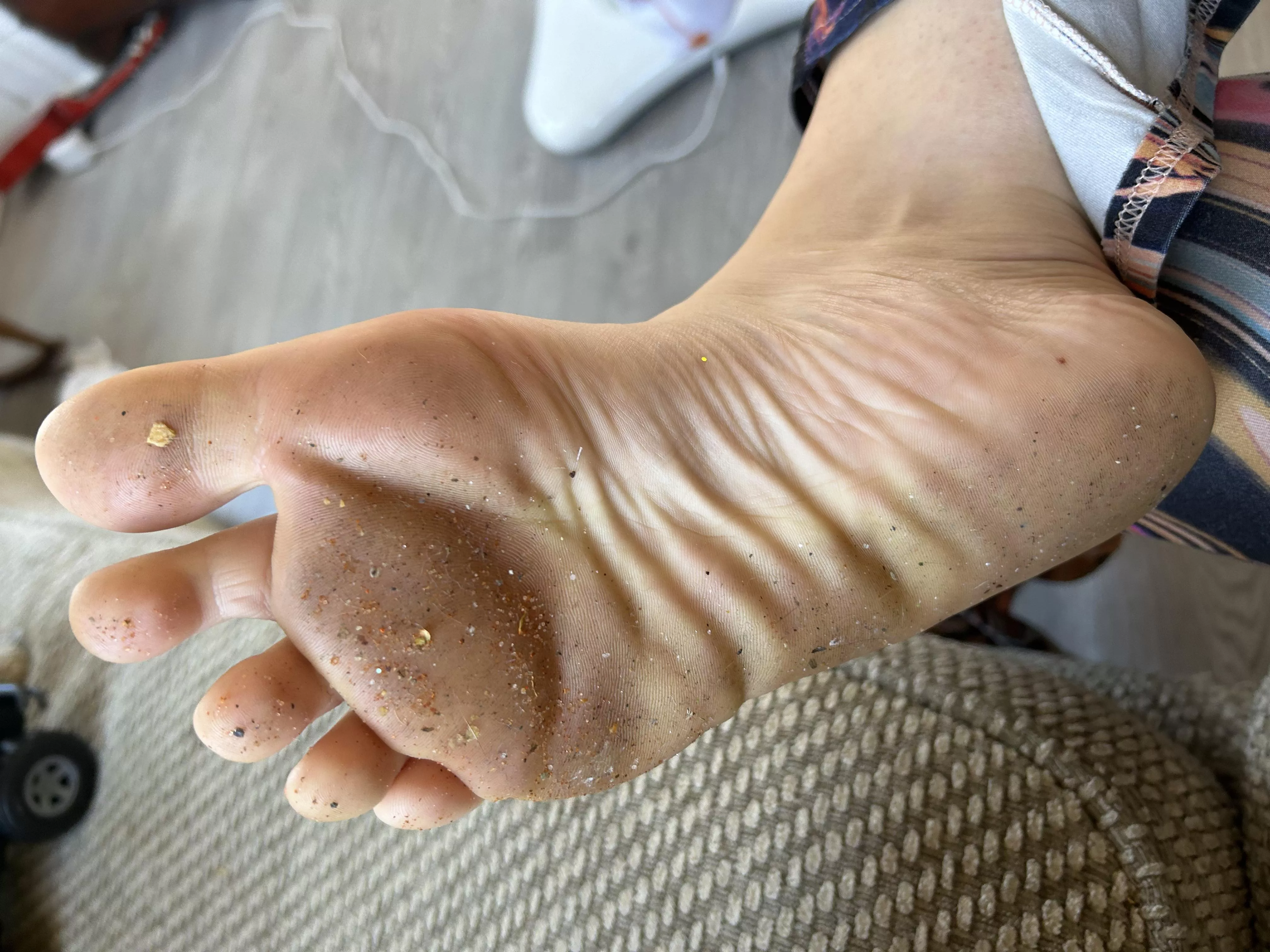 Lightly covered … love to tease  posted by Mizzducts