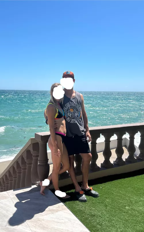 Looking for likeminded couple / friends. Open to select singles. Pretty new to this. Send pics if interested :)) by JudgmentFun8537