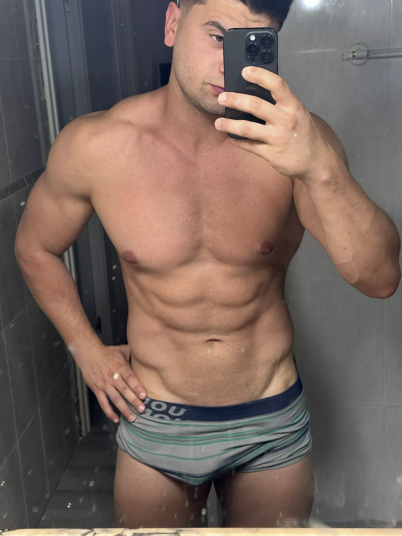 Maybe you need to worship your alpha
 posted by realisiwak