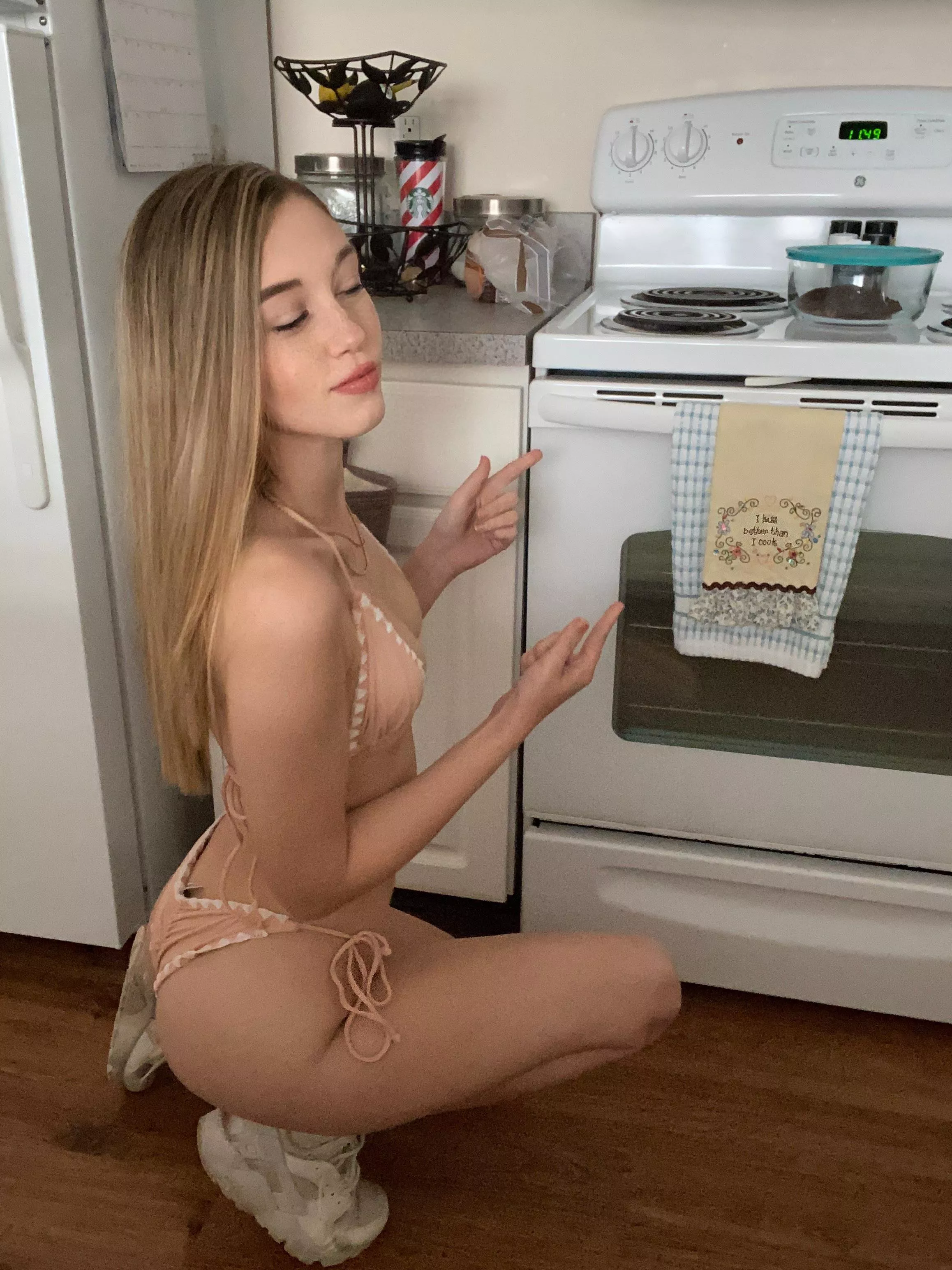 Men who cook deserve unlimited blowjobs  posted by cowgirll444