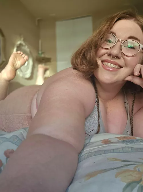 Reading my romances, kicking my feet☺️ by GingerSnapBB