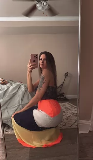 Ready to see if we vibe in real life as much as we do in DMs? posted by lexxiatbunny
