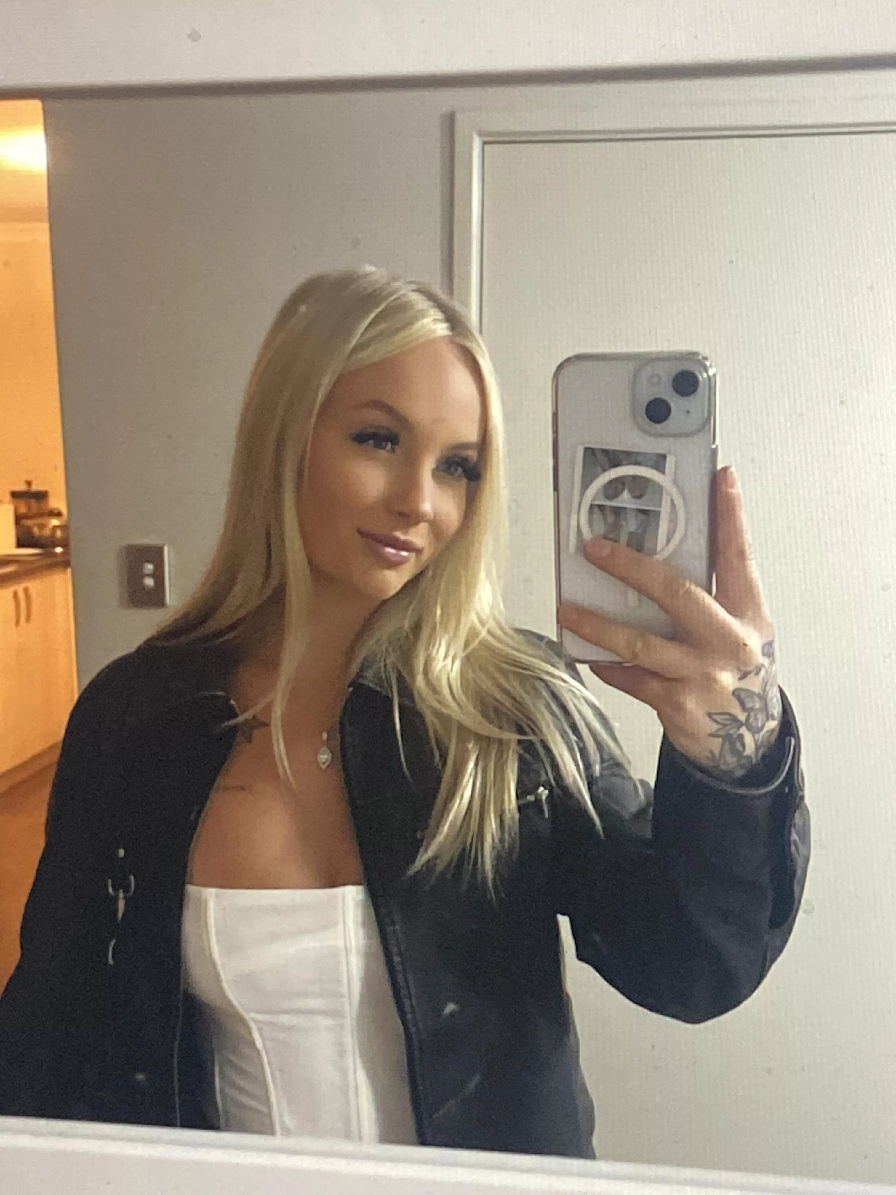 [Scotland] am i your favourite blonde babe? x posted by snattlechells