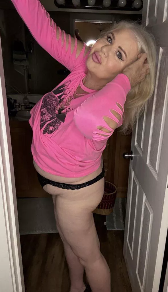 Shy and naughty  posted by EurogirlinOR