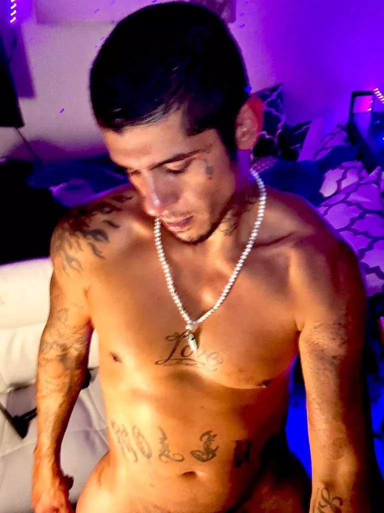 This body is for you to worship  posted by Ecstatic_Stop8060