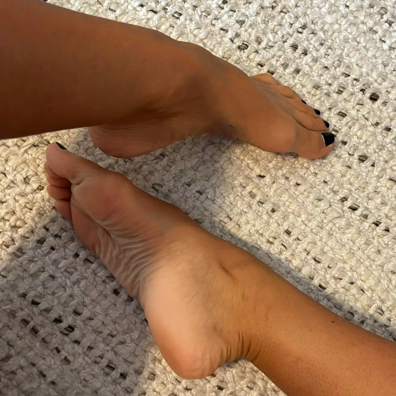 Toes and Soles 🦶🏼🖤 which view is your favorite?!  posted by thecarpoolmom
