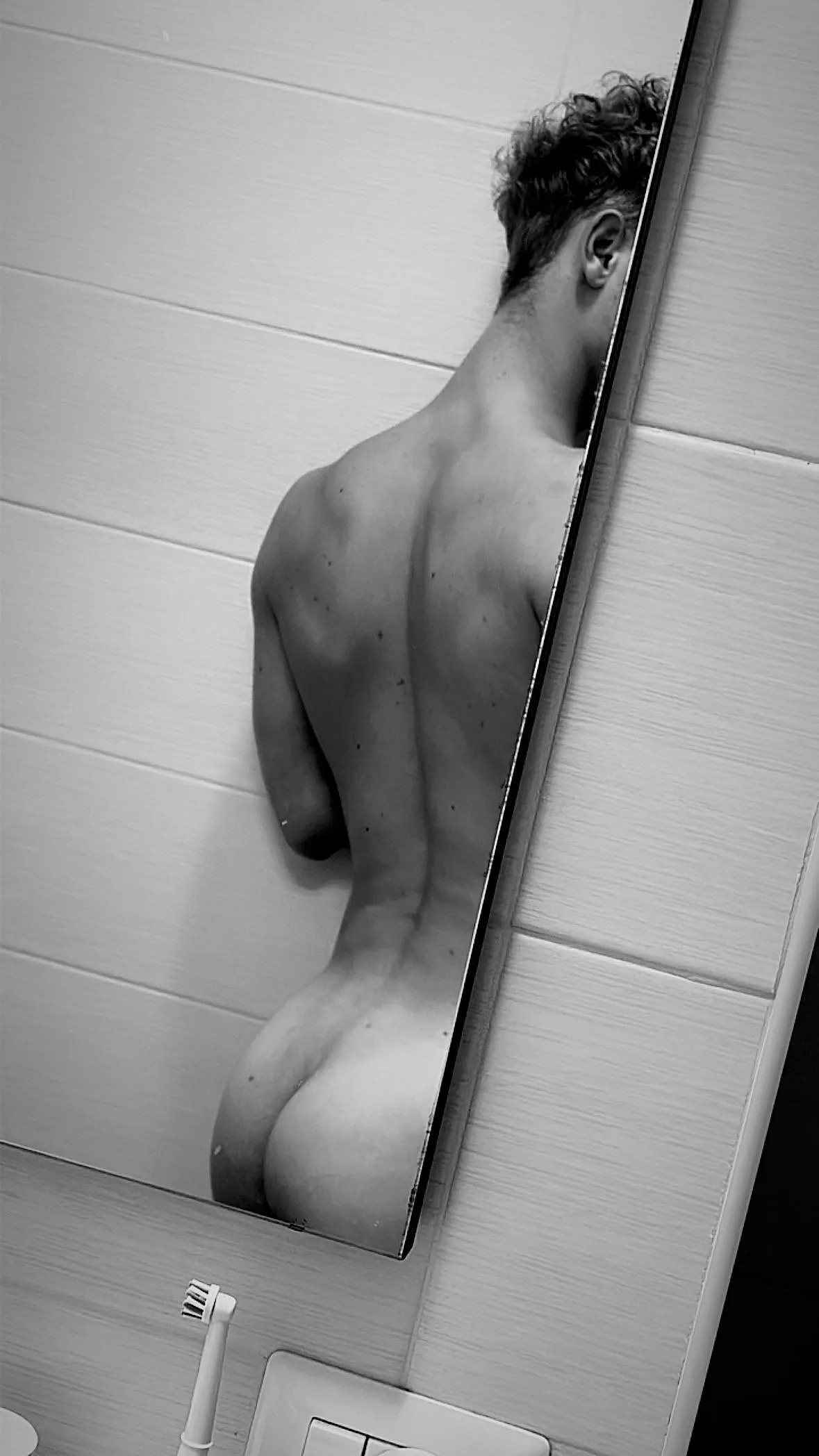 Twink or twunk shoulder?✌️ posted by Edotwink