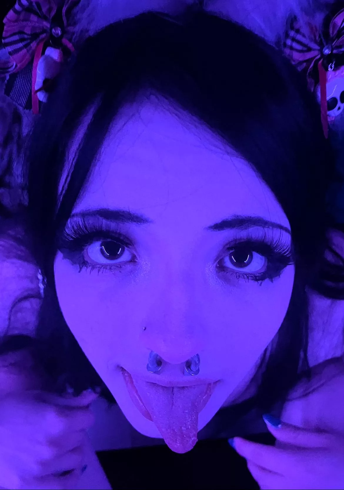 Who wants to feel this tongue all over them?  posted by sugar_fangs