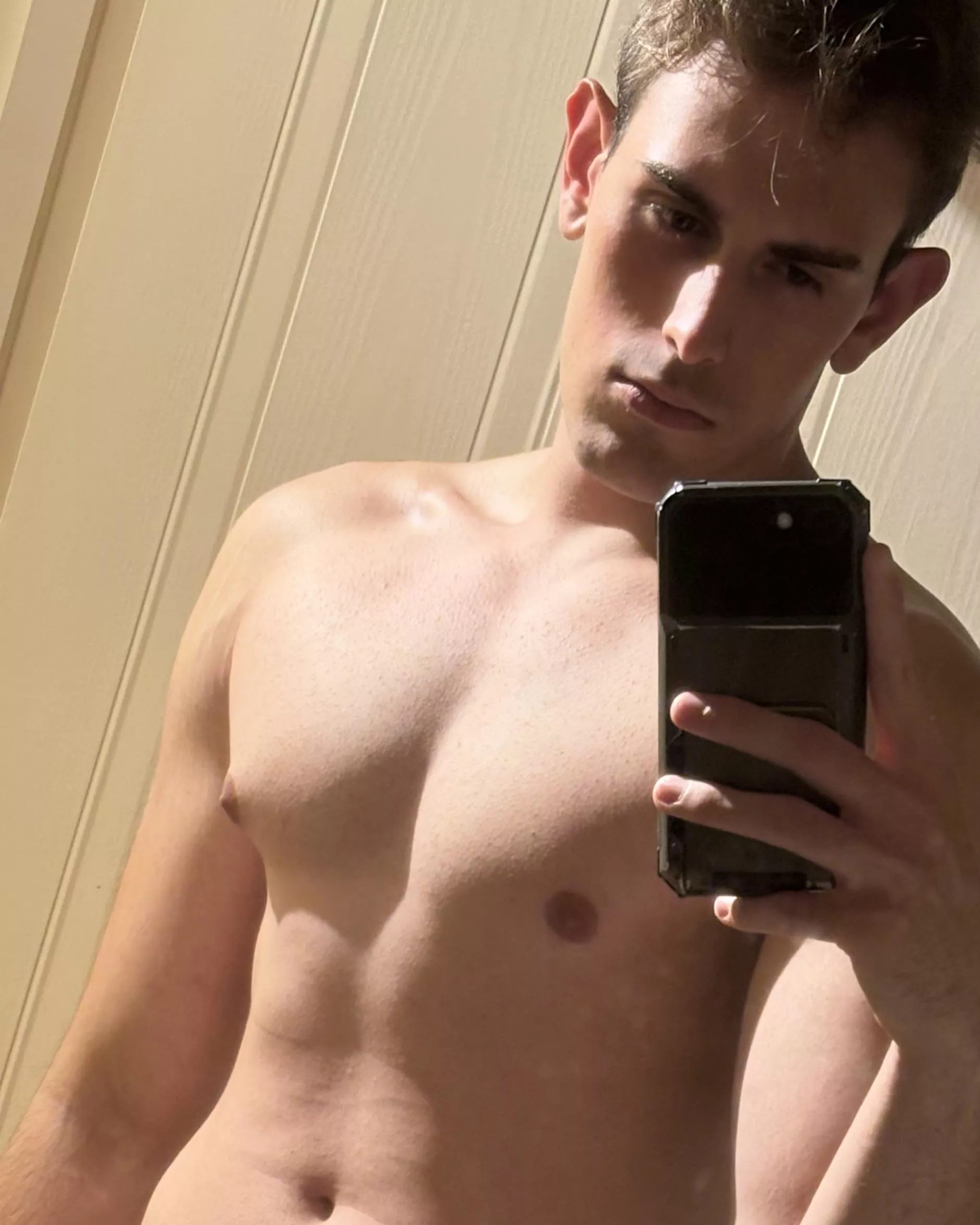 Would you suck my nipples and get them hard?😉 posted by AlejaRose03