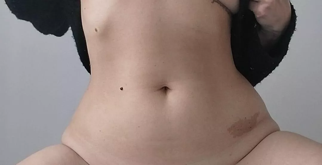 would you unload your semen on my navel? posted by dianidi