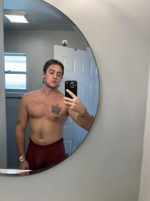 19 and bi-curious, you letting me fill you? by mitten_dimples69