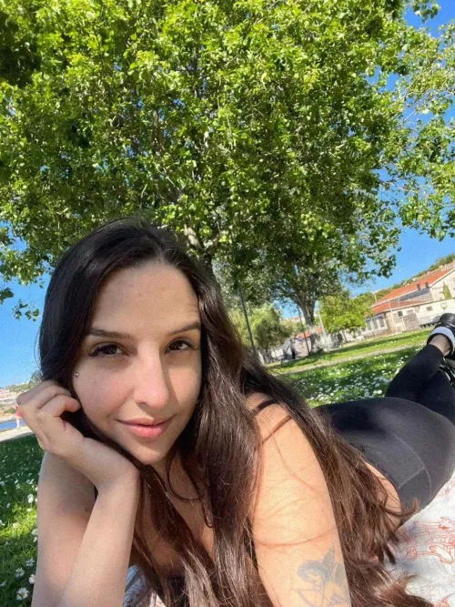 22 F4M Chillin' in the park, soaking up the sun and dreaming big by LoveBootyBeautyGal