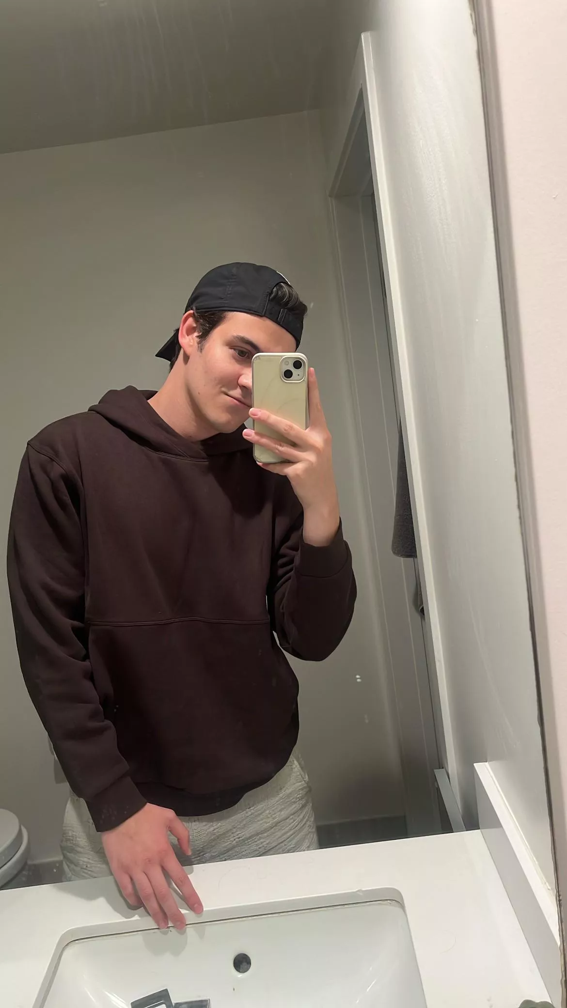 23. masc/straight/dl guys hmu posted by clydehoffman