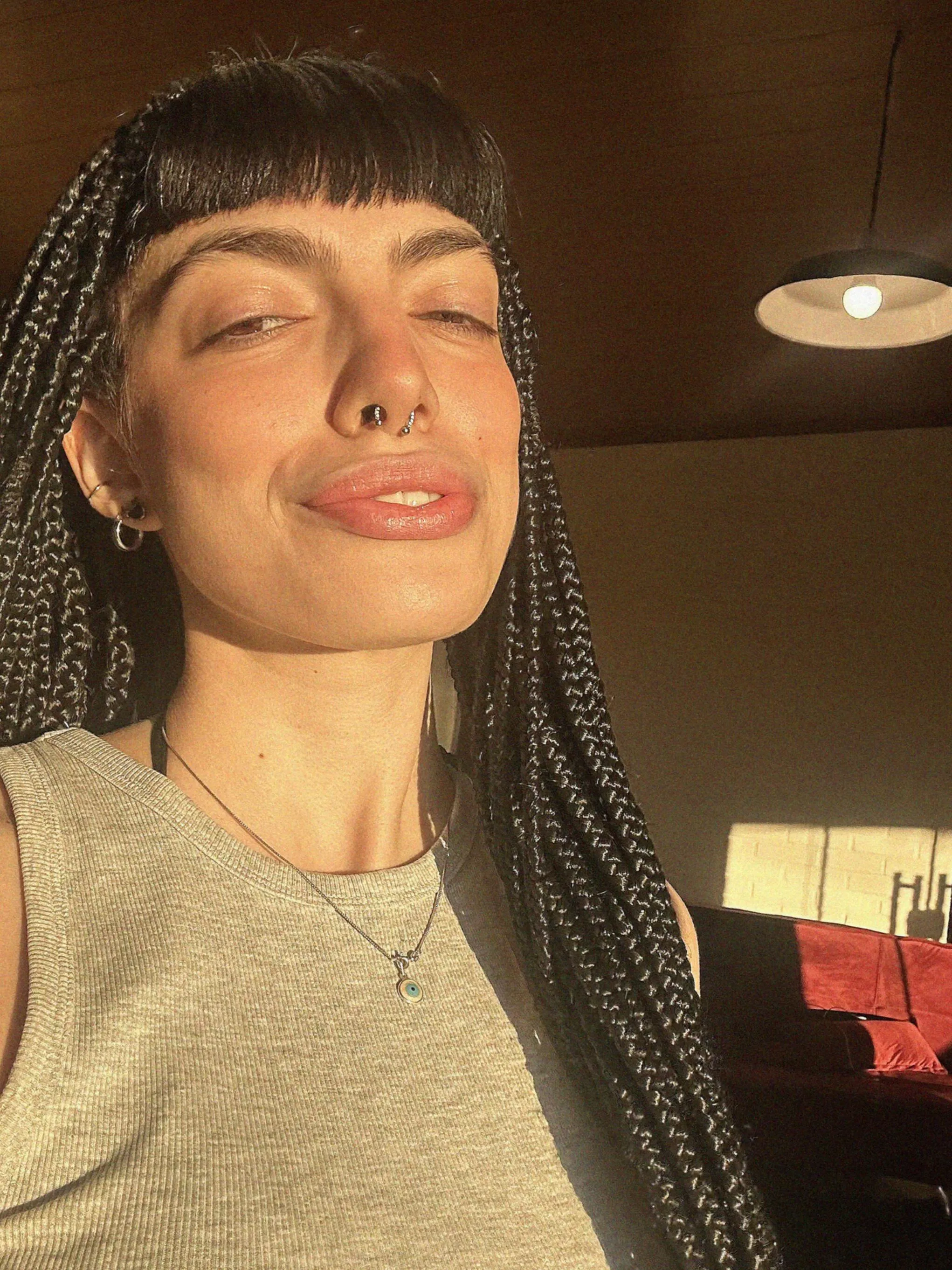 23F and single, ready for a relaxed evening, who wants to join in? posted by queenie_ivy