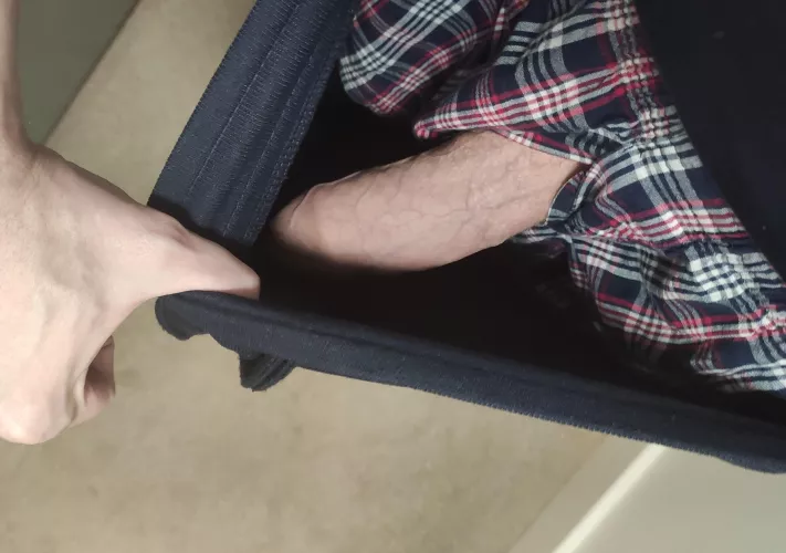 A quick glance down by lmko3000