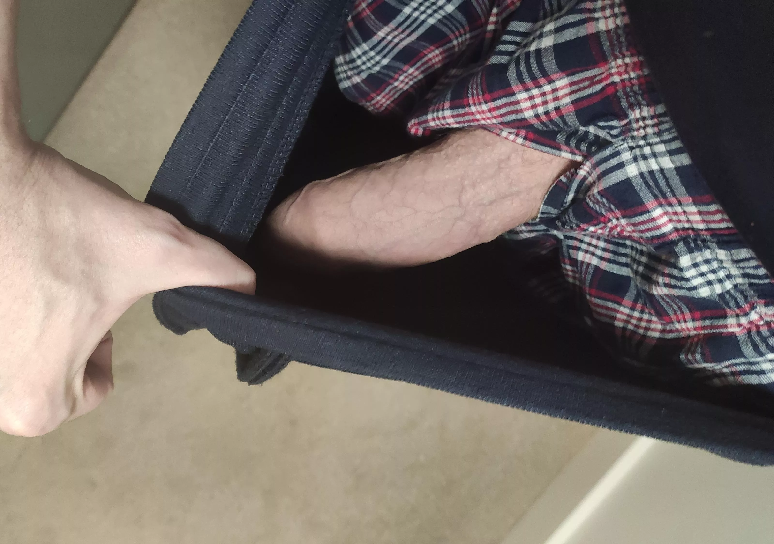 A quick glance down posted by lmko3000