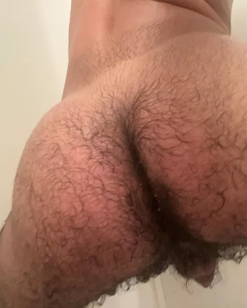 Anyone wanna dry me off? by Main-Stock1328