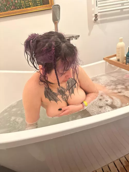 anyone want to sext with me? by Melodic-Zucchini7072