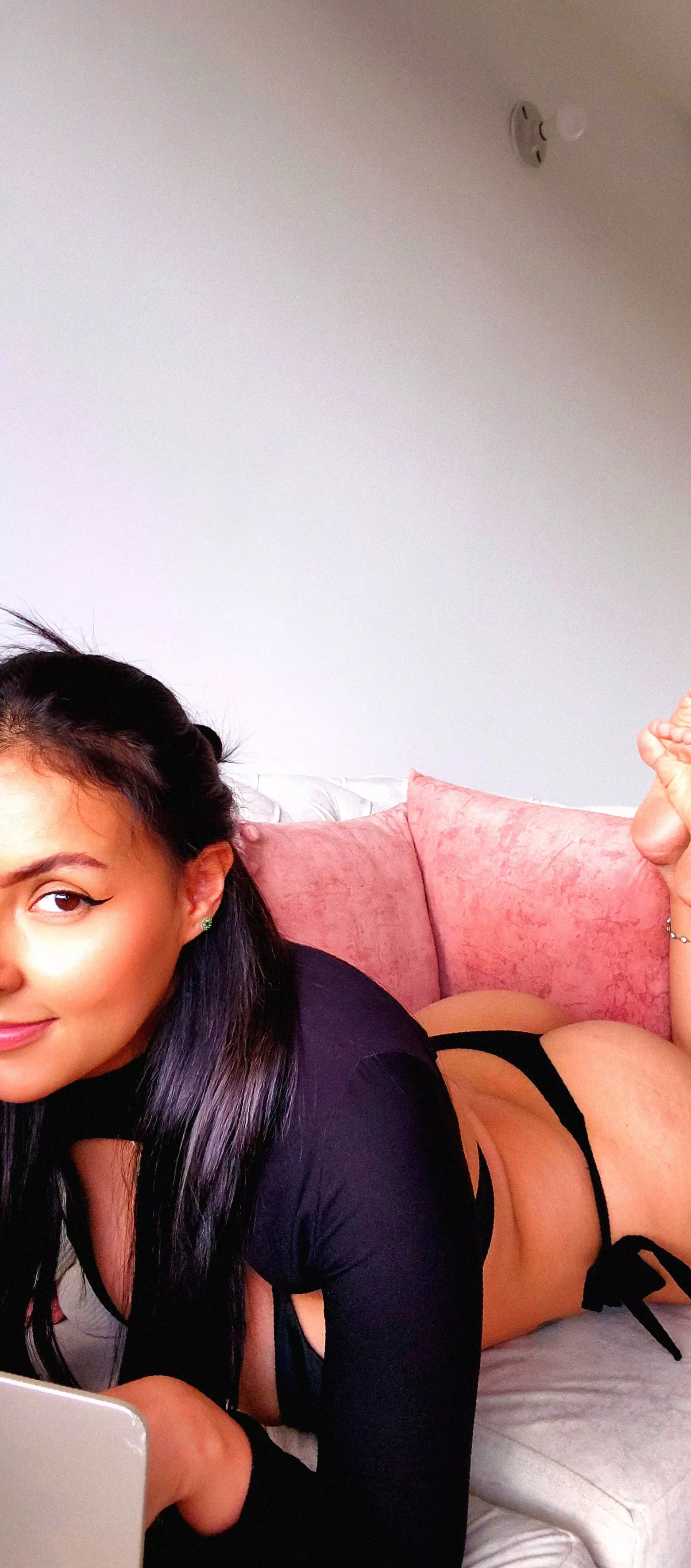 chilling here. I cant sleep. posted by UnviciousVicky