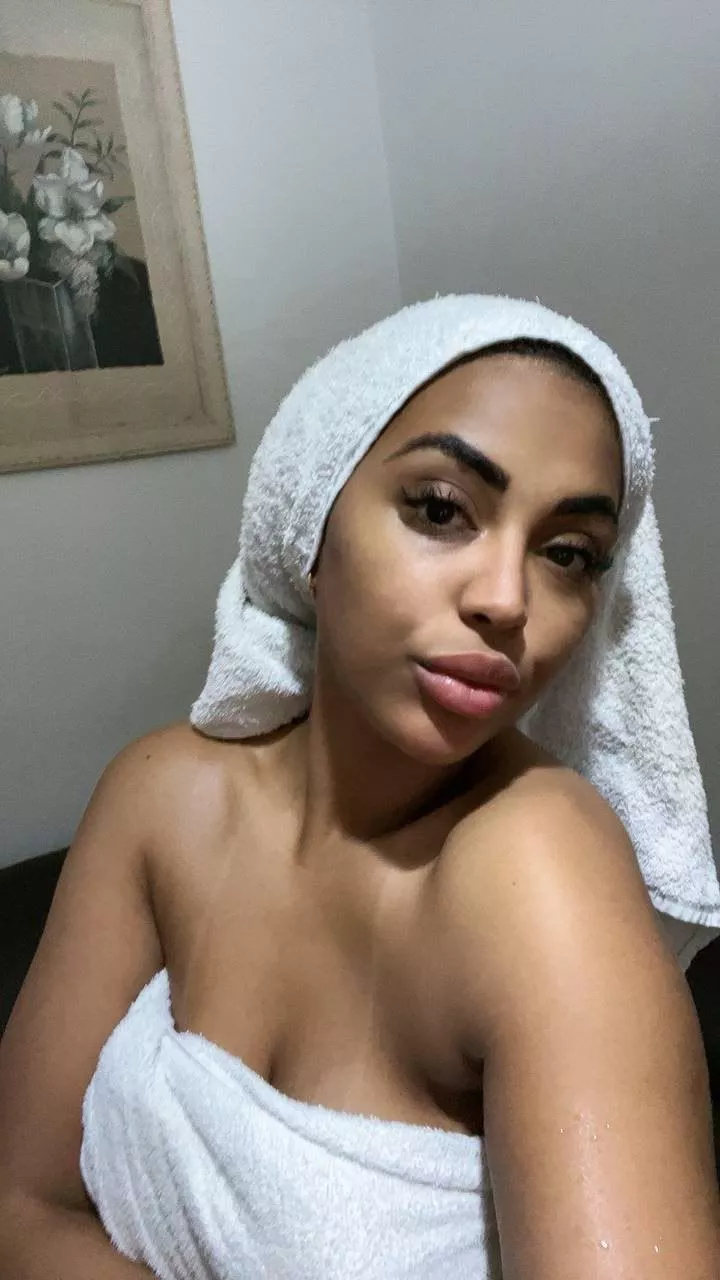 Come and join me to take a shower. posted by HappinnessBeauty