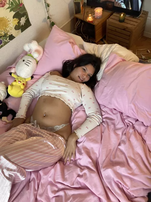 Do u mind my little mom bod or would u still wife me🩵🩵 by saucyyylips